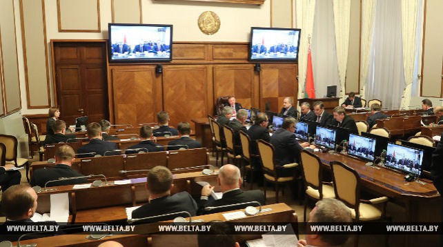 Кобяков провел заседание Президиума Совмина