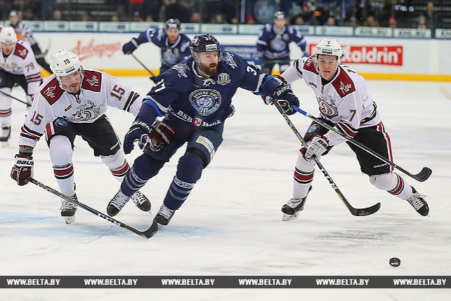 Хоккеисты минского "Динамо" победили в заключительном домашнем матче чемпионата КХЛ