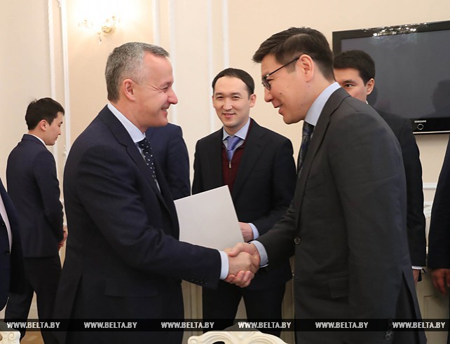Матюшевский встретился с заместителем премьер-министра Казахстана