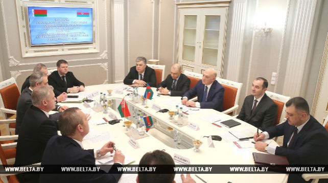 Зась встретился с помощником президента Азербайджана Фуадом Алескеровым