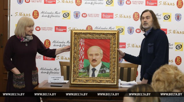 Никас Сафронов провел пресс-конференцию для белорусских СМИ