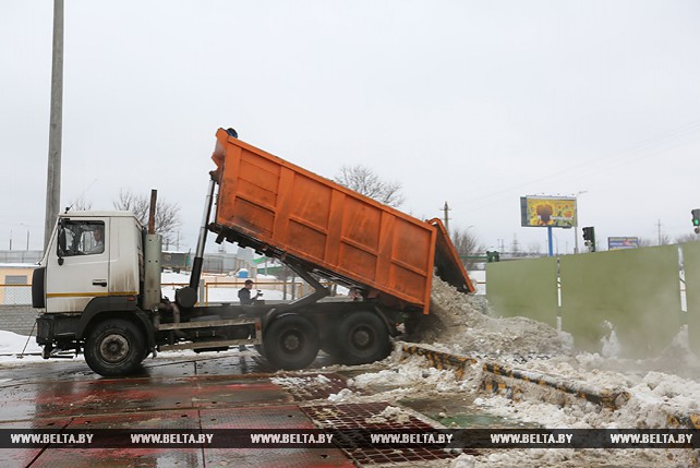 Снегоплавильный пункт Минска работает круглосуточно