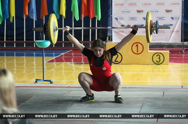 Олимпийские дни молодежи Беларуси по тяжелой атлетике проходят в Гомеле
