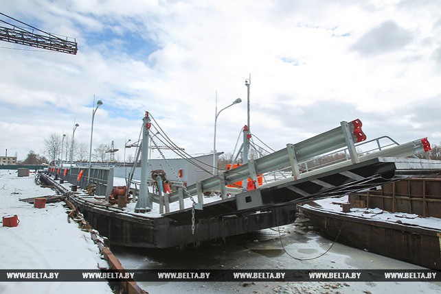 На Пинском судостроительном заводе спустили на воду паром, который свяжет Житковичи и Туров