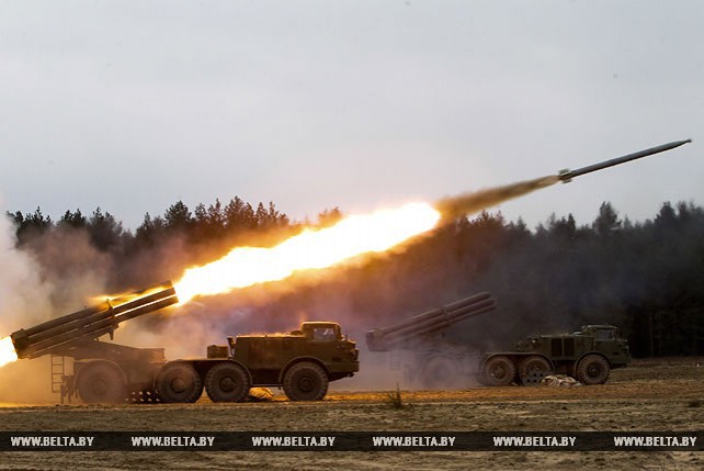 Подразделения ракетных войск и артиллерии проводят плановые занятия на Обуз-Лесновском полигоне