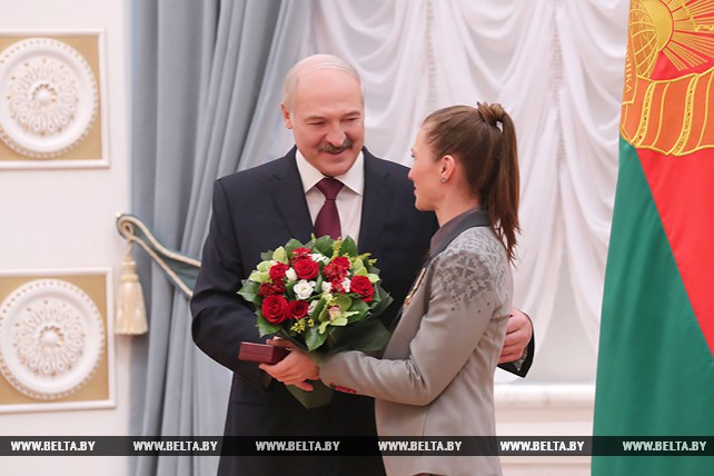 Лукашенко вручил госнаграды победителям и призерам Игр в Пхенчхане