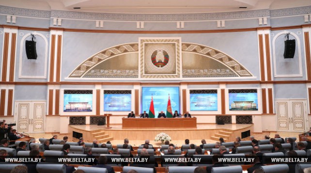 Лукашенко провел семинар-совещание о развитии села и повышении эффективности АПК
