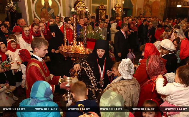 Пасхальное богослужение в Гродненском Свято-Рождество-Богородичном женском монастыре