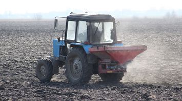 В ОАО "Туровщина" завершают подготовку почвы под сев ультрараннего сорта зеленого горошка