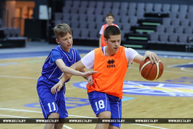 Белорусская федерация баскетбола организовала мастер-класс для воспитанников детского дома