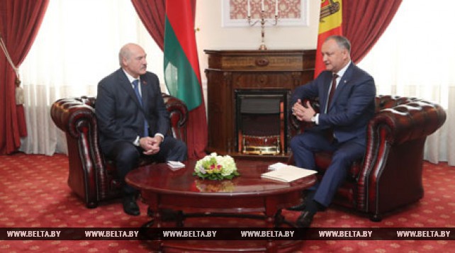 Александр Лукашенко провел переговоры в узком составе с Игорем Додоном
