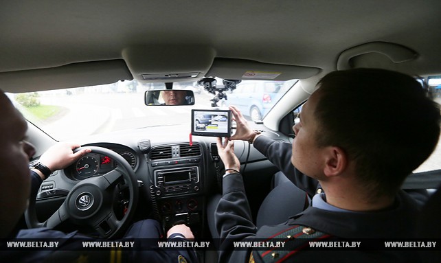 Машины ГАИ с приборами фотофиксации нарушений парковки начали работать в Минске