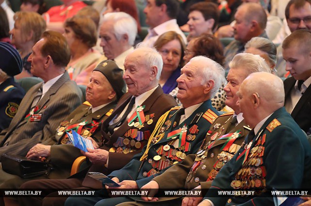 Торжественное собрание в честь Дня Победы прошло во Дворце Республики