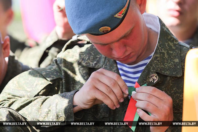 Акция "Цветы Великой Победы" прошла в 38-й отдельной гвардейской десантно-штурмовой бригаде