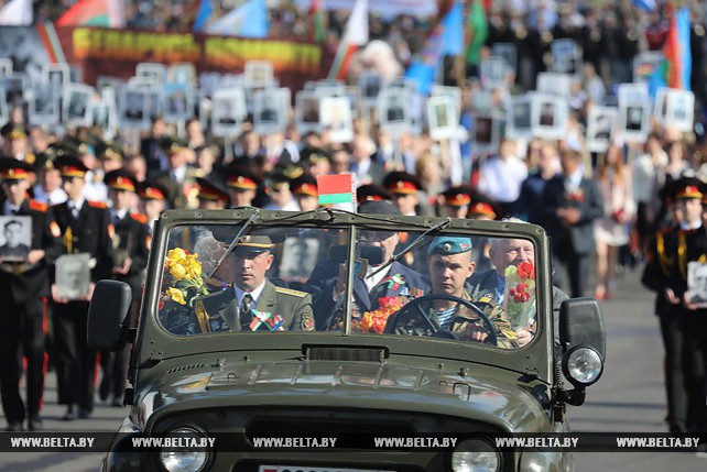 Около 10 тыс. участников собрало праздничное шествие ко Дню Победы в Витебске