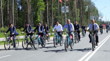 Руководство "Великого камня" совершило велосипедный объезд парка