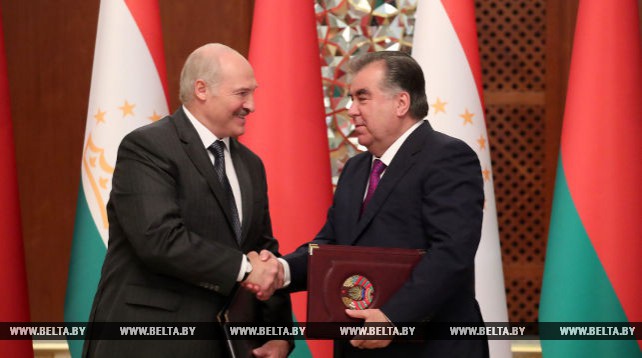 Лукашенко и Рахмон приняли совместное заявление