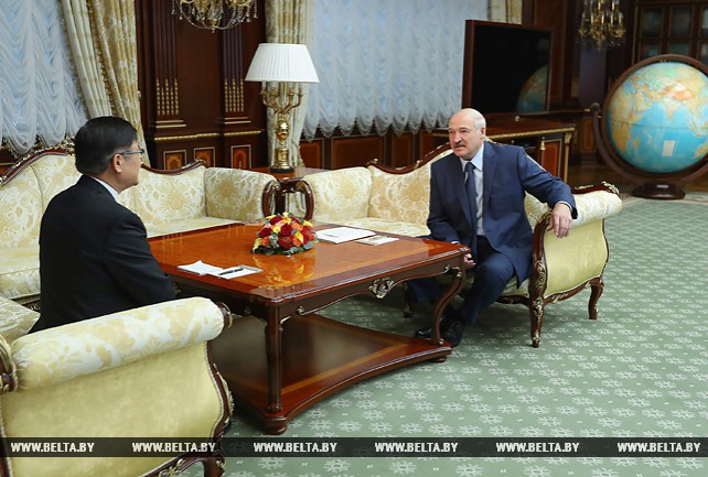 Лукашенко обсудил с послом Китая подготовку к саммиту ШОС и развитие двусторонних отношений