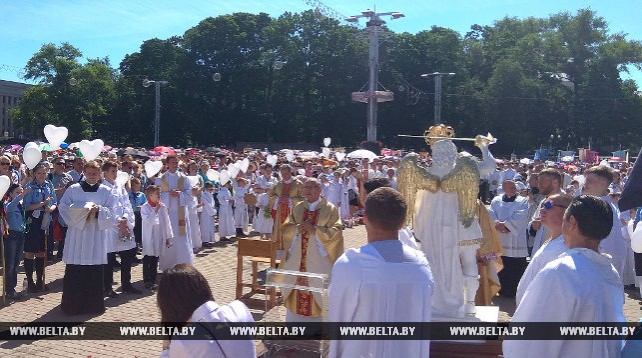 Крестный ход в честь праздника Божьего Тела в Минске