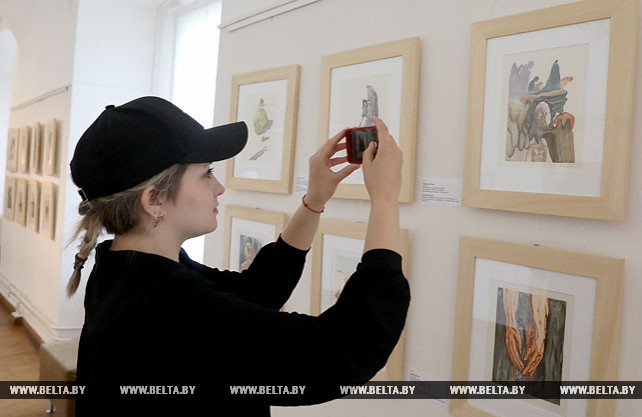 Оригинальные гравюры Дали представлены на выставке в Полоцке