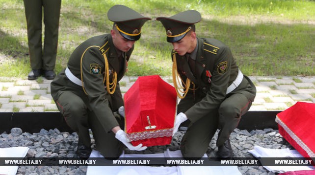 Останки жертв нацизма захоронены на мемориальном кладбище "Благовщина" в Минске