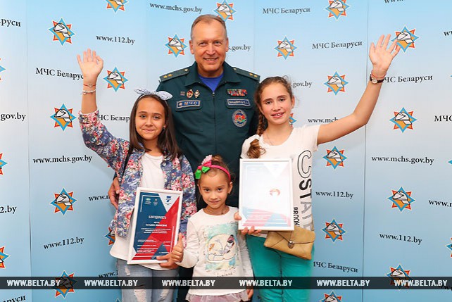 Ващенко вручил призы победителям викторины "Марафон безопасности"