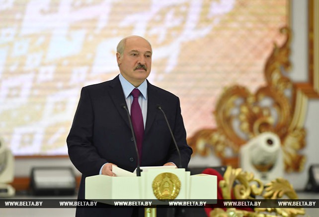 Лукашенко принял участие в Республиканском балу выпускников учреждений высшего образования