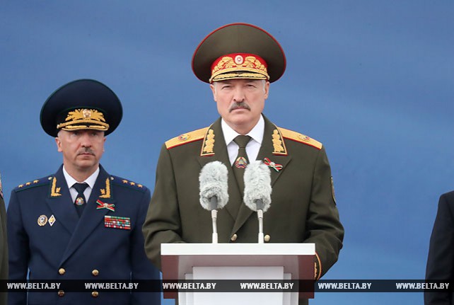 Лукашенко выступил с речью на параде в ознаменование Дня Независимости