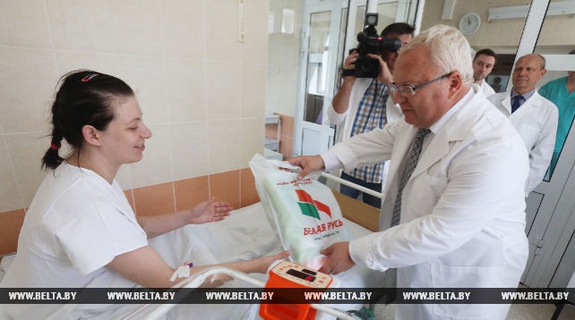 В Витебской области мамы, родившие в День Независимости, получили подарки от "Белой Руси"