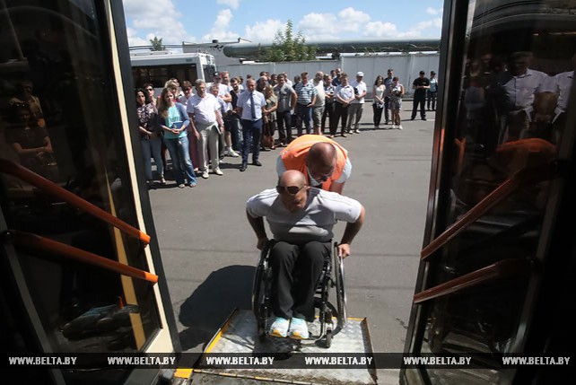 С водителями троллейбусов в Гомеле провели тренинг по сопровождению инвалидов