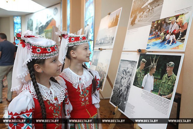 Открытие юбилейной фотовыставки Белорусского телеграфного агентства "Імгненні стагоддзя"