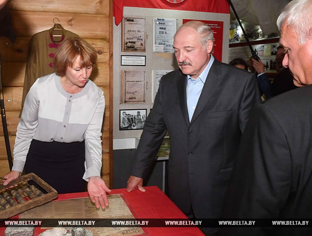 Лукашенко посетил музей СПК "Колхоз "Родина"