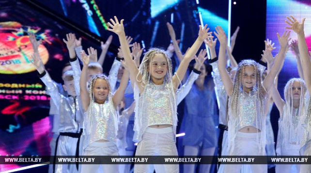 Участники детского конкурса "Витебск" выступили в первый день творческого состязания