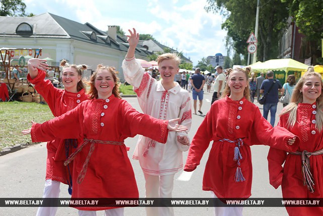 Ярмарка "Задзвінскі кірмаш" проходит на "Славянском базаре в Витебске"