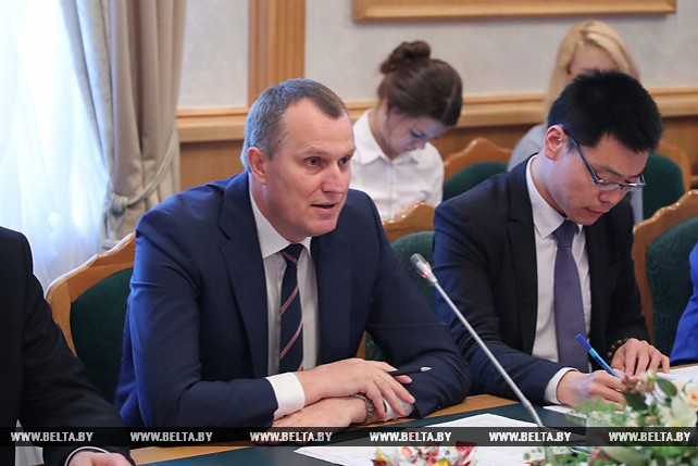 Анатолий Исаченко провел встречу с делегацией из города Чунцин