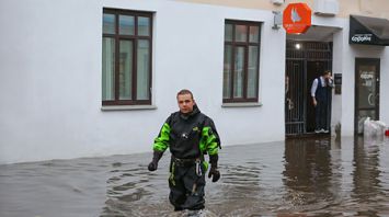 Улицу Революционную в Минске опять подтопило