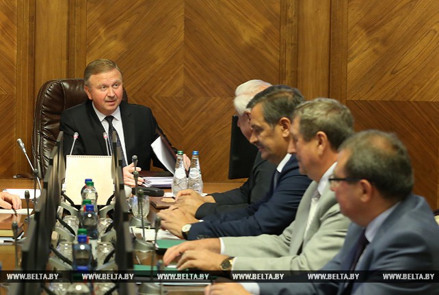 Андрей Кобяков провел заседание Совета Министров