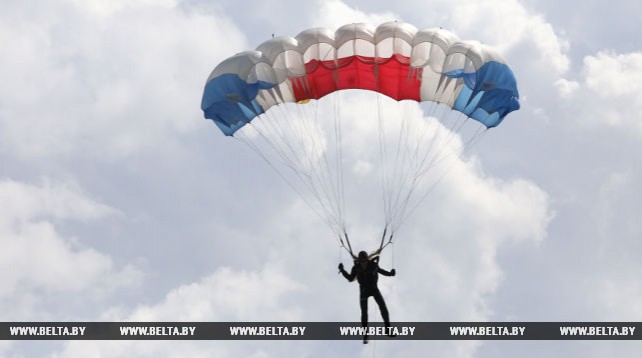 Занятия по парашютному спорту в Могилевском аэроклубе ДОСААФ им. А.М.Кулагина