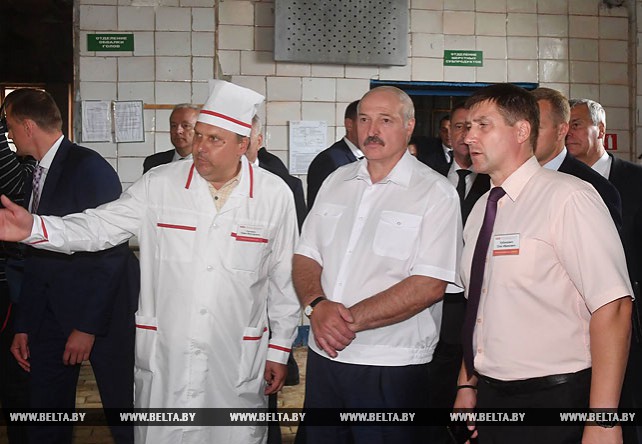 Лукашенко посетил Оршанский мясоконсервный комбинат