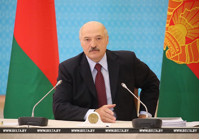 Лукашенко на совещании в Орше указал на системные недоработки по развитию района