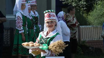 В Чечерске отмечают Медовый спас