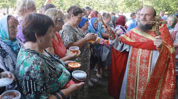 Фестиваль "Маковей" прошел у Голубой криницы в Славгородском районе