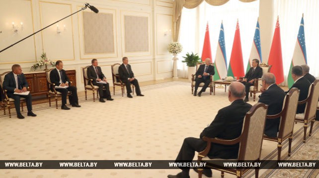 Лукашенко и Мирзиеев провели встречу в узком формате