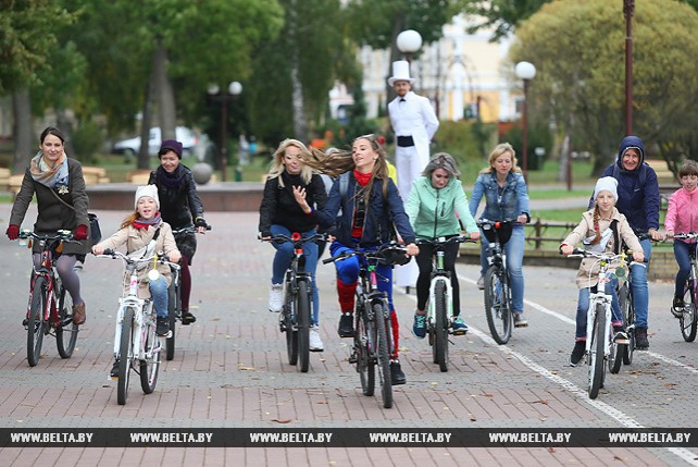 Жительницы Гродно в День без автомобиля устроили велопрогулку