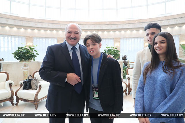 Лукашенко встретился с участниками детского "Евровидения"