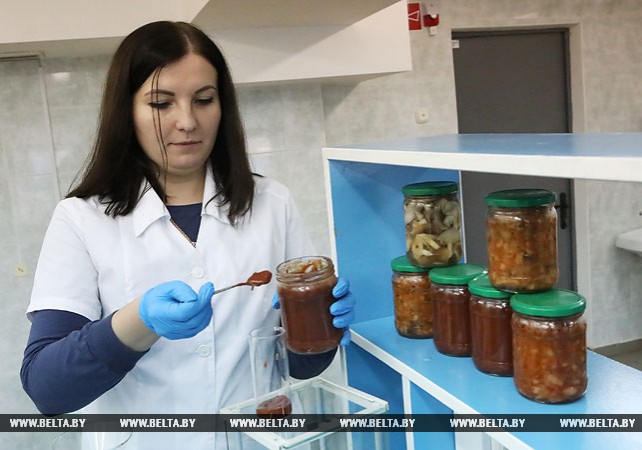 Более десятка рецептур грибных консервов разработано в "Домановичах"