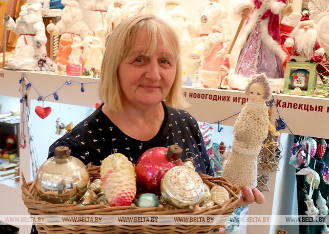 Жительница Витебского района собрала более 1 тыс. новогодних игрушек и открыток