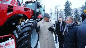 Председатель Объединенного комитета начальников штабов Вооруженных Сил Пакистана посетил МТЗ