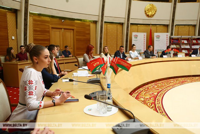 Открытый диалог на тему "Становление и развитие белорусской государственности"