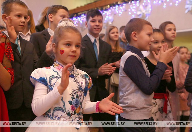 На главную елку в Гродно приехали 580 детей со всего региона